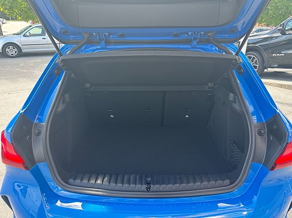 BMW 118i 7 of 11