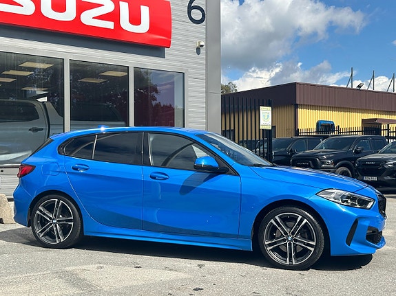 BMW 118i 4 of 5