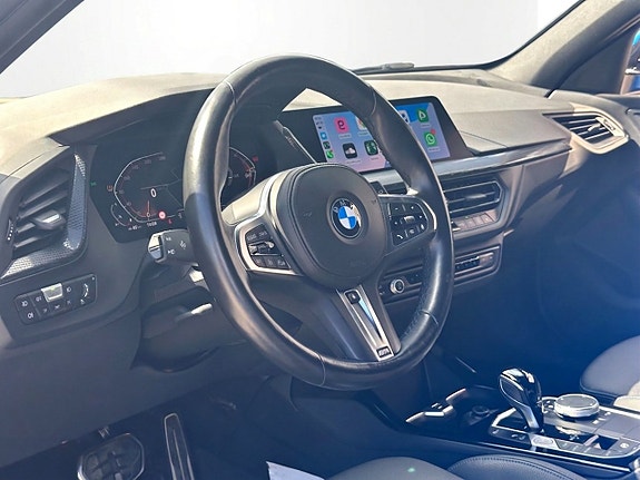 BMW 118i 8 of 11