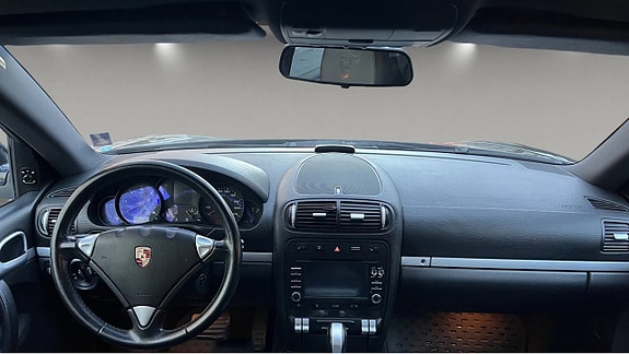 Porsche Cayenne 6 of 8