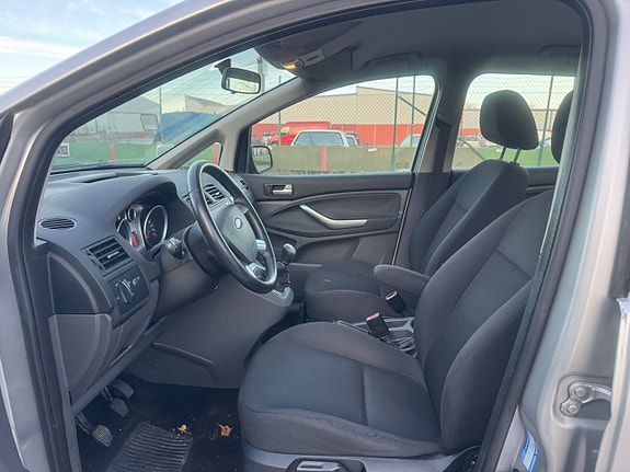 Ford C-Max 10 of 15