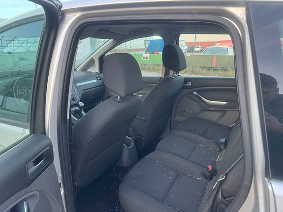 Ford C-Max 12 of 15
