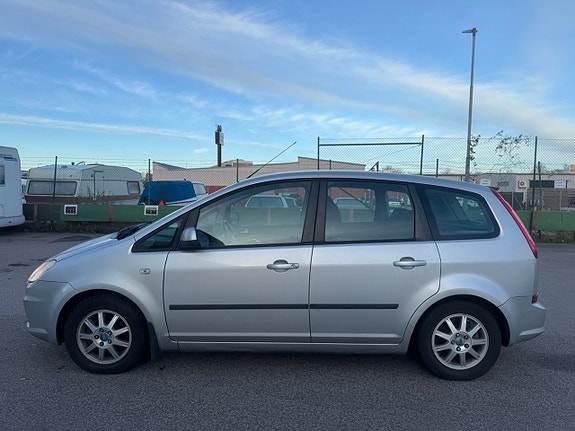 Ford C-Max 8 of 15