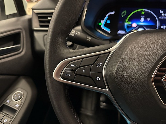 Renault Clio 16 of 23