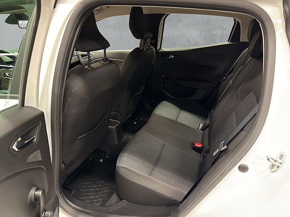 Renault Clio 12 of 23