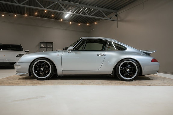 Porsche 911 Carrera