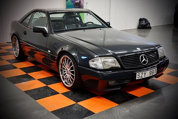 Mercedes-Benz 500 SL 5 of 5