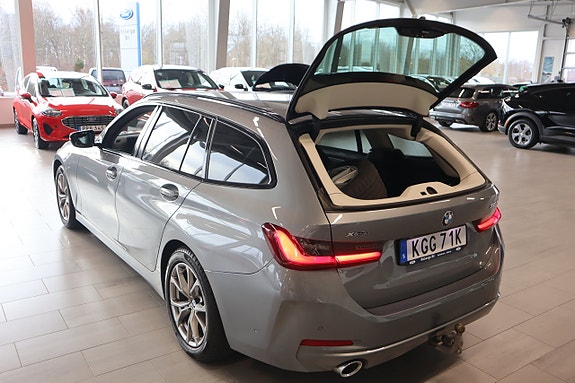 BMW 320 5 of 17