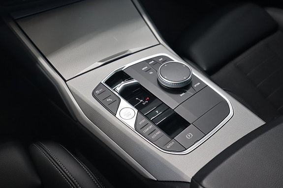 BMW 320 15 of 17