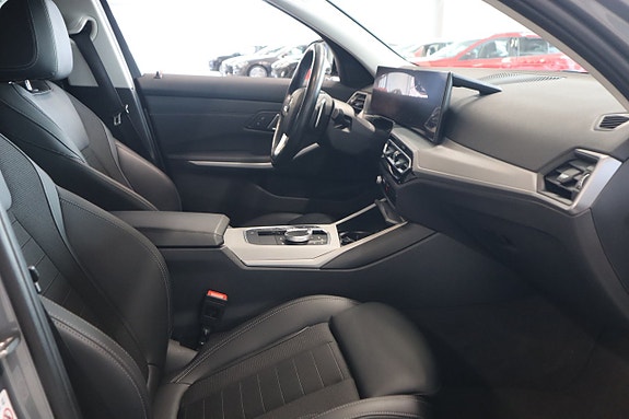 BMW 320 12 of 17