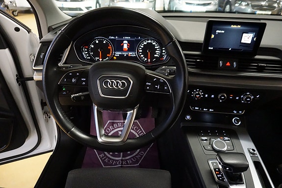Audi Q5 9 of 12