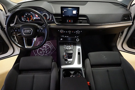 Audi Q5 8 of 12