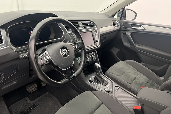 Volkswagen Tiguan 3 of 5