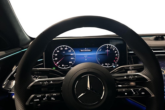 Mercedes-Benz E300 de 7 of 11