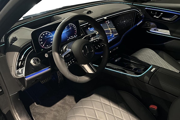 Mercedes-Benz E300 de 6 of 11
