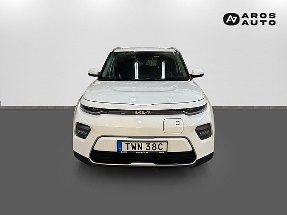 Kia e-Soul 2 of 5