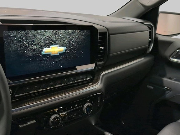 Chevrolet Silverado 1500 18 of 24