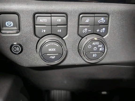 Chevrolet Silverado 1500 17 of 24