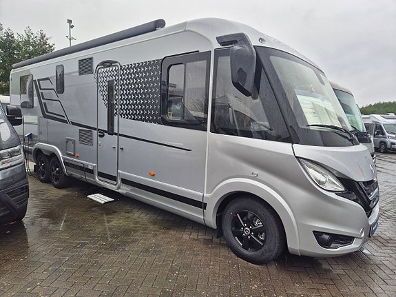 Hymer Masterline I 880 BlackLine