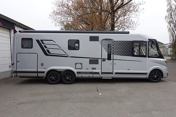 Hymer Masterline I 880 BlackLine All utrustning! Fabriksny! 2 of 23