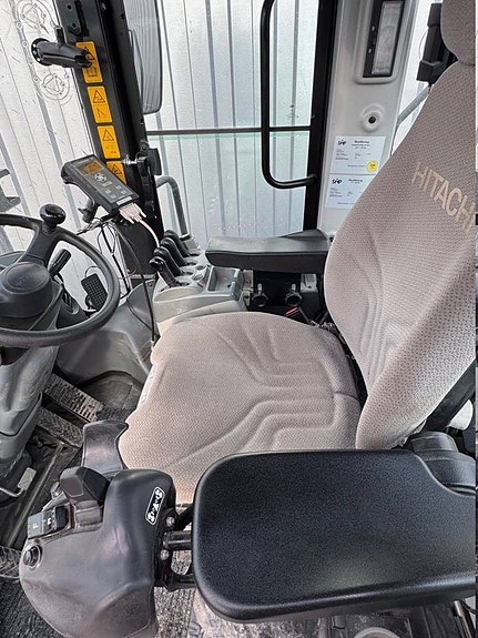 Hitachi ZW250-6 / CDC / Våg / MOBA GPS 7 of 11
