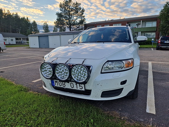 Volvo V50 3 of 5