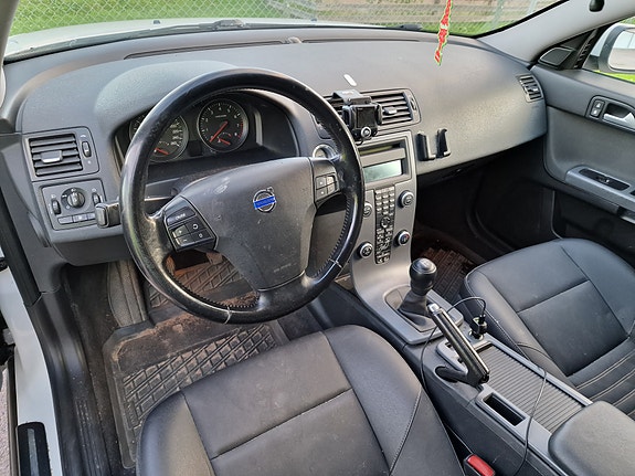 Volvo V50 5 of 5