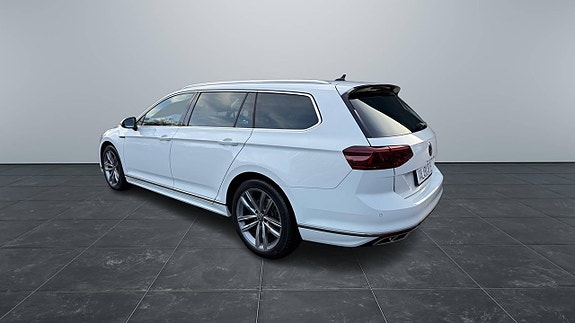 Volkswagen Passat 3 of 5