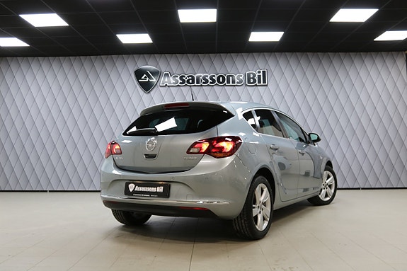 Opel Astra 4 of 5