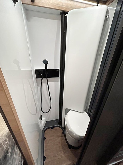 Knaus BOXLIFE 600 ME AUTOMAT ADAPTIV FARTHÅLLARE LÅNGBÄDDAR 16 of 30