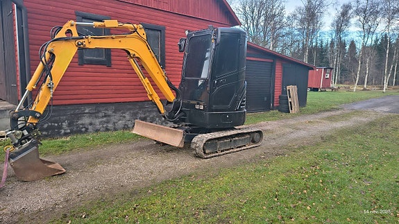 Minigrävare 2700kg 4 skopor