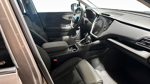 Subaru Outback 3 of 12