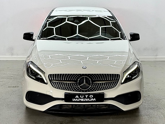 Mercedes-Benz A180 4 of 5
