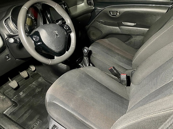 Peugeot 108 7 of 17