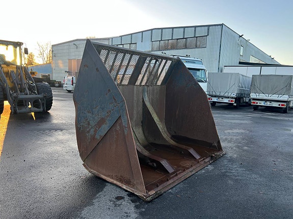 Högtippande skopa 6m3 stora bm