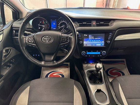 Toyota Avensis 9 of 14