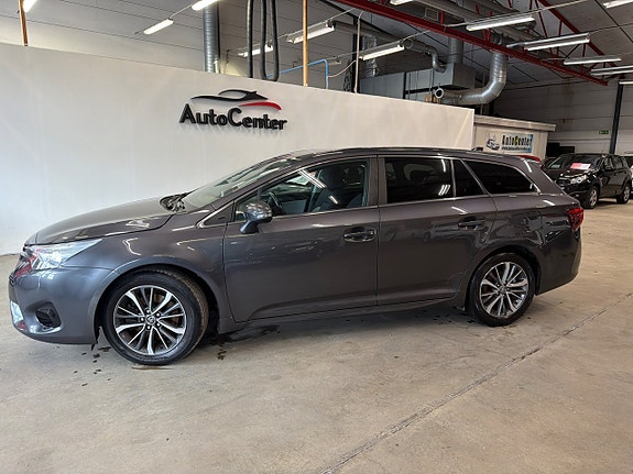 Toyota Avensis 3 of 5