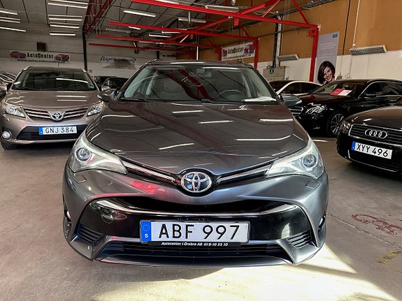 Toyota Avensis 2 of 14