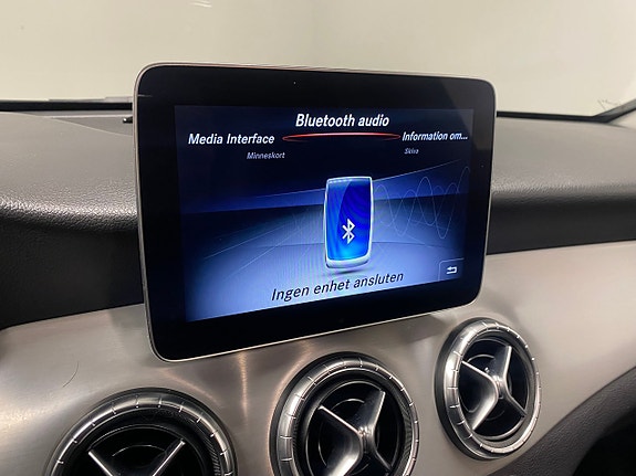 Mercedes-Benz CLA200 14 of 17