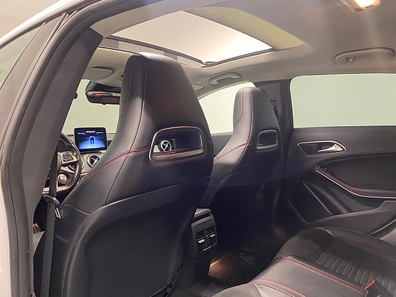 Mercedes-Benz CLA200 15 of 17