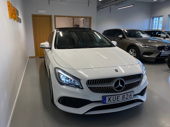 Mercedes-Benz CLA200 3 of 5