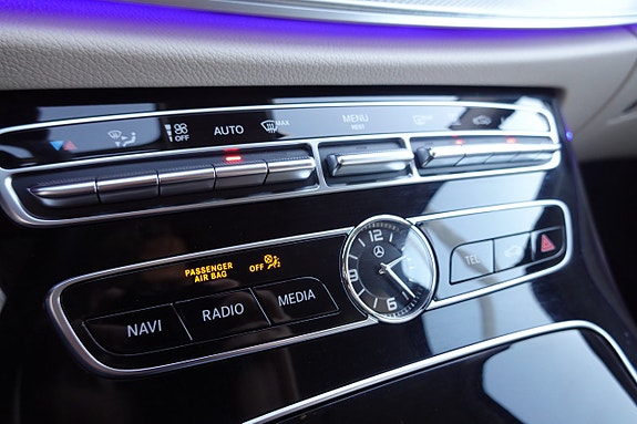 Mercedes-Benz E220 13 of 21