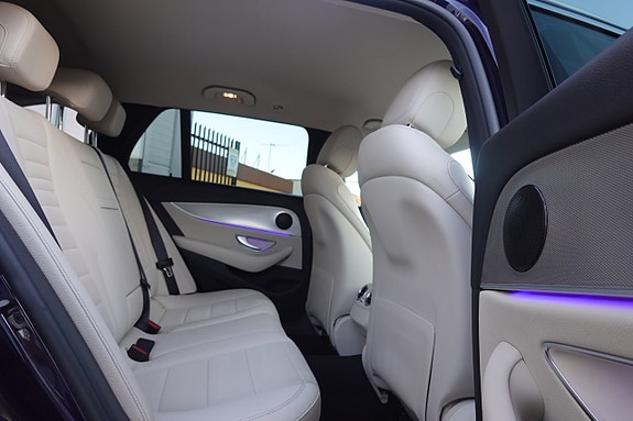 Mercedes-Benz E220 11 of 21