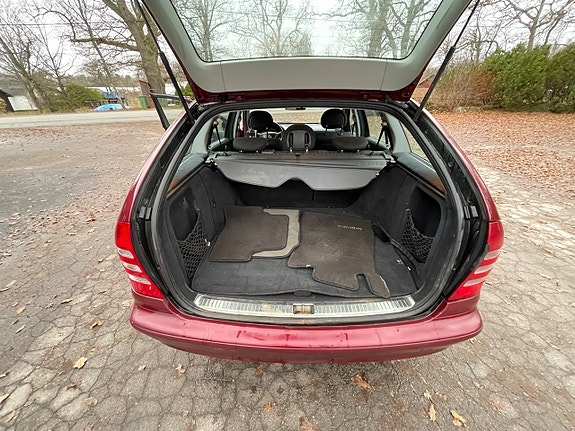 Mercedes-Benz C180 9 of 17