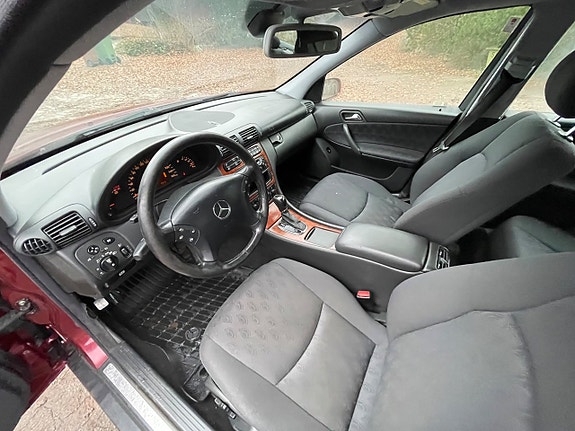 Mercedes-Benz C180 17 of 17