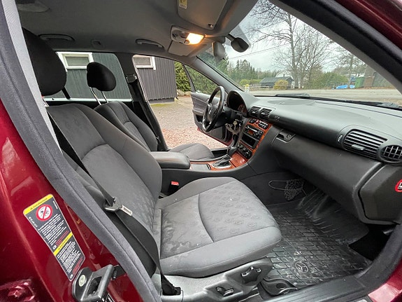 Mercedes-Benz C180 14 of 17