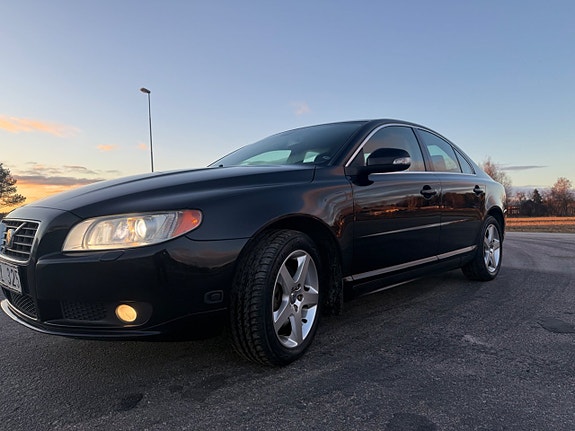 Volvo S80 4 of 5