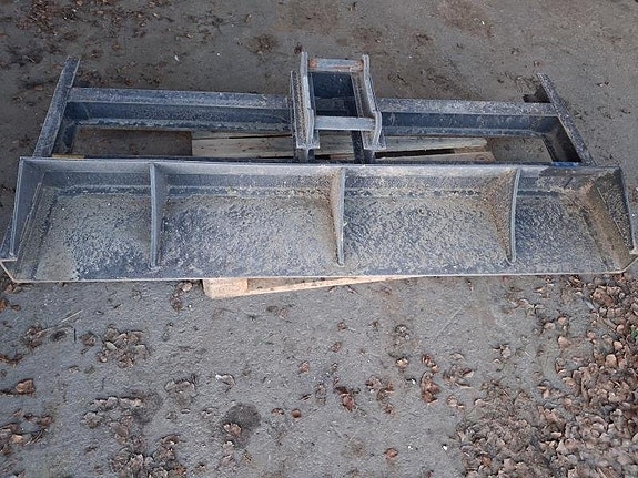 AVJÄMNINGSBALK S40 MED SKOPA