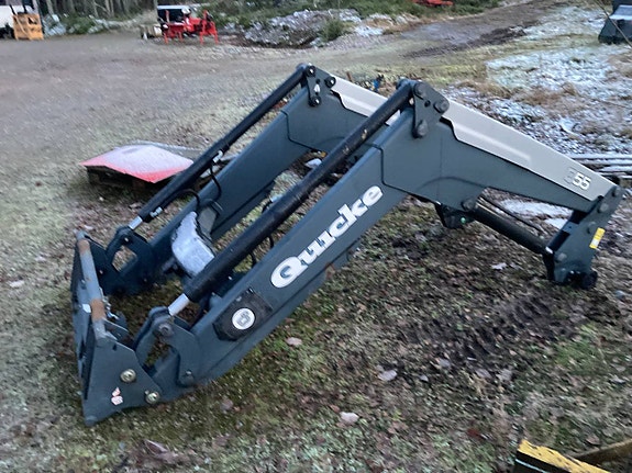 Ålölastare Q55 med fästjärn till Valmet/Valtra 8000-serien