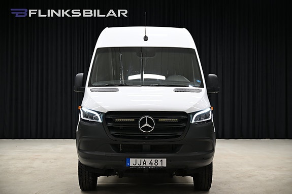 Mercedes-Benz Sprinter 319 17 of 30